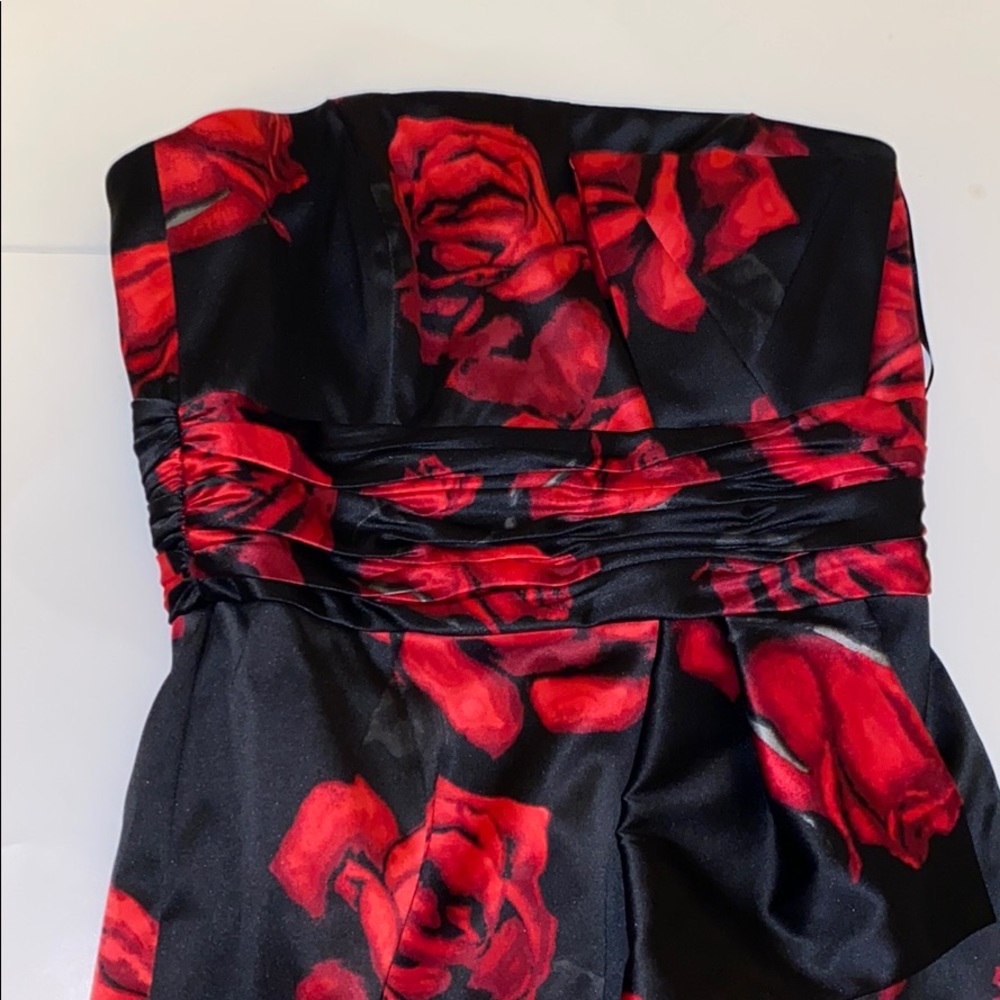 White H Black M red and black formal dress - Picture 3 of 6